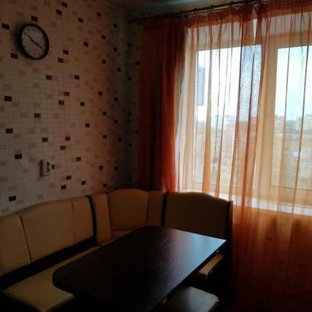 Уютная Квартира В 5 Мин Пешком От Курорта Myrhorod Esterno foto